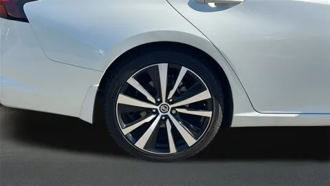 More photos of 2020 Nissan Altima 2.5 SR at Fiesta Kia, CA