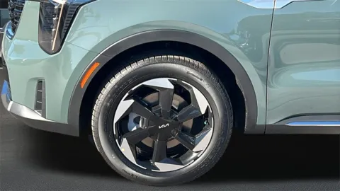 More photos of 2026 Kia Sorento Hybrid EX at Fiesta Kia, CA
