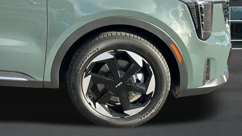 More photos of 2026 Kia Sorento Hybrid EX at Fiesta Kia, CA