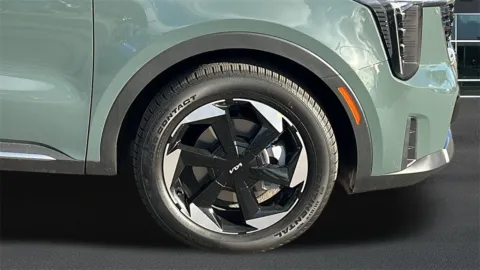 More photos of 2026 Kia Sorento Hybrid EX at Fiesta Kia, CA