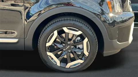 More photos of 2025 Kia Telluride S at Fiesta Kia, CA