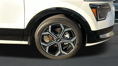 More photos of 2025 Kia Niro Plug-In Hybrid SX at Fiesta Kia, CA