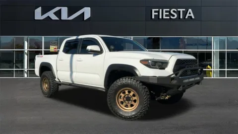 White 2018 Toyota Tacoma TRD Off-Road for sale in Indio, CA
