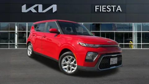 Red 2022 Kia Soul LX for sale in Indio, CA