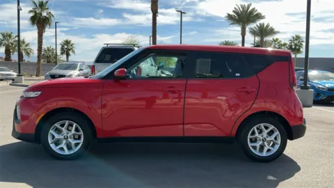 More photos of 2022 Kia Soul LX at Fiesta Kia, CA