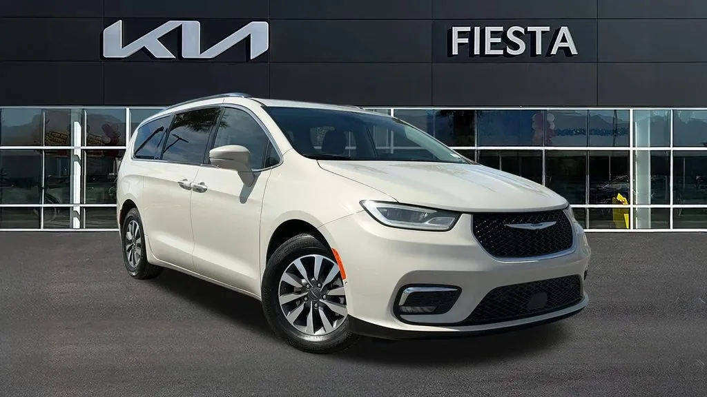 White 2021 Chrysler Pacifica Hybrid Touring L for sale in Indio, CA