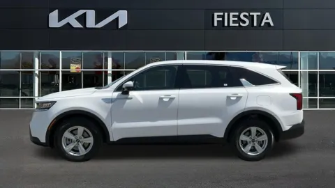 More photos of 2023 Kia Sorento LX at Fiesta Kia, CA