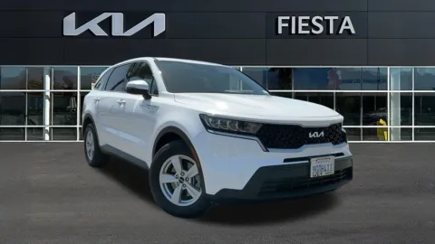 White 2023 Kia Sorento LX for sale in Indio, CA
