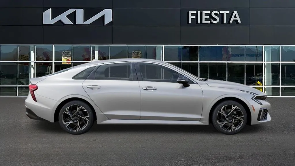 Kia K5 photo 8