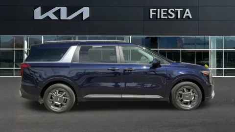 More photos of 2025 Kia Carnival Hybrid EX at Fiesta Kia, CA