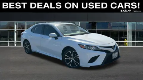 White 2019 Toyota Camry SE for sale in Indio, CA