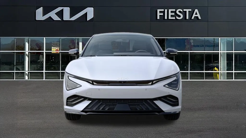 Kia EV6 photo 2