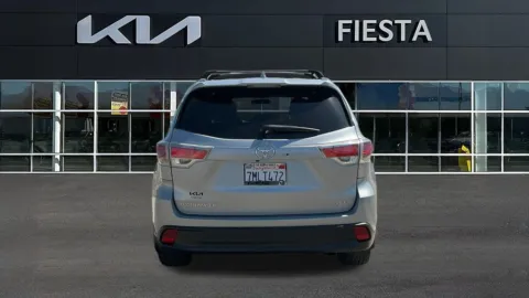 More photos of 2015 Toyota Highlander XLE V6 at Fiesta Kia, CA