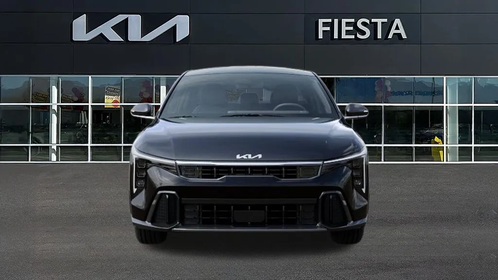 Kia K4 photo 2