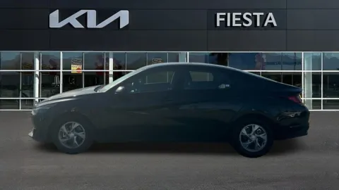 More photos of 2022 Hyundai Elantra SE at Fiesta Kia, CA