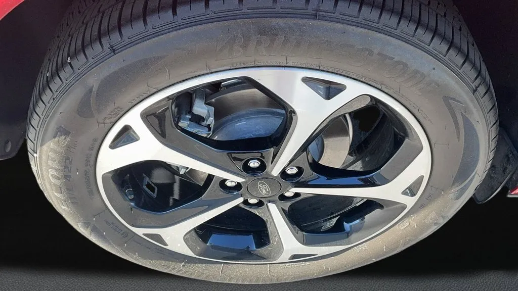 Ford Escape photo 9