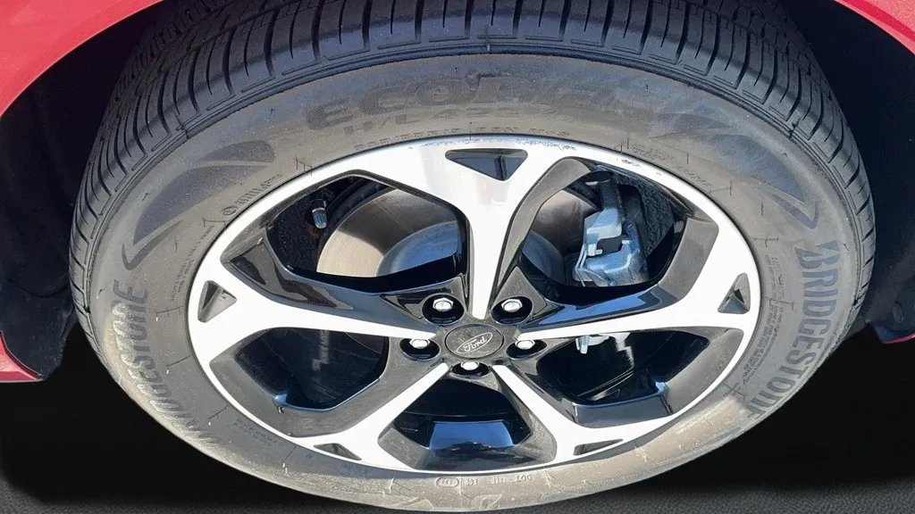 Ford Escape photo 8