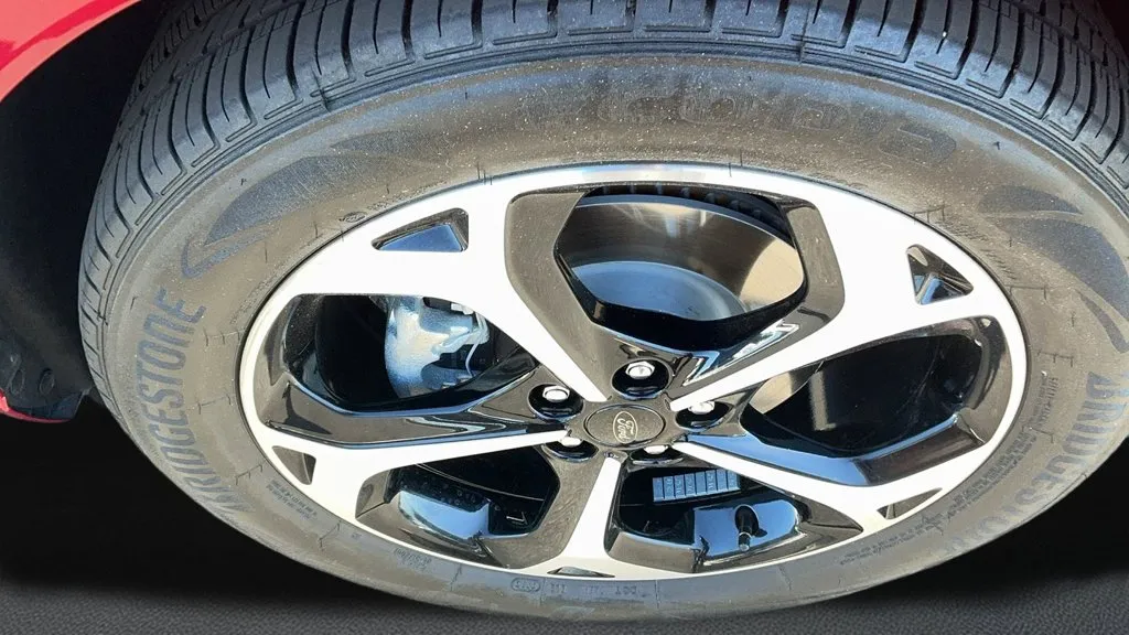 Ford Escape photo 12