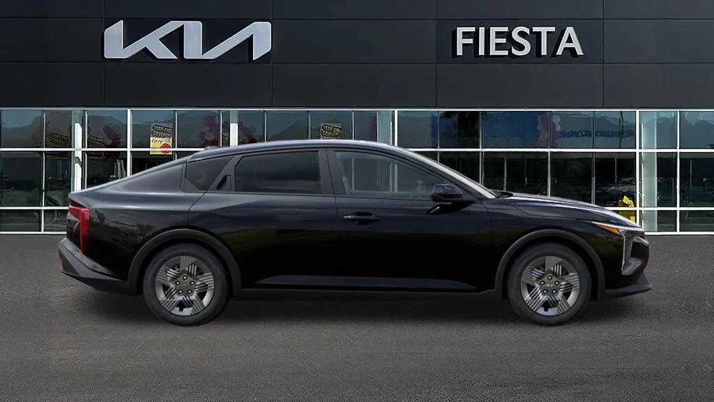Kia K4 photo 8