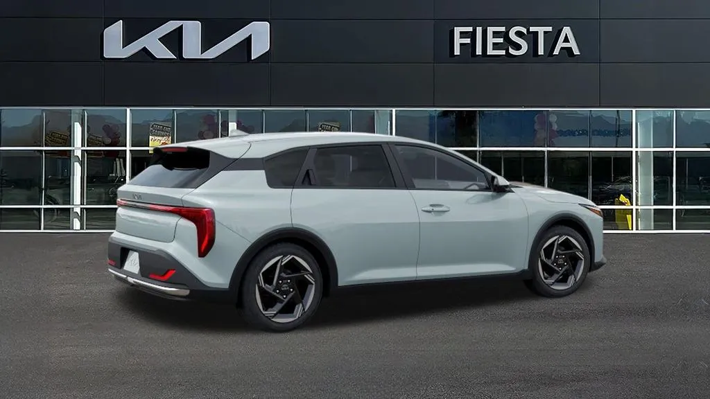Kia K4 photo 6