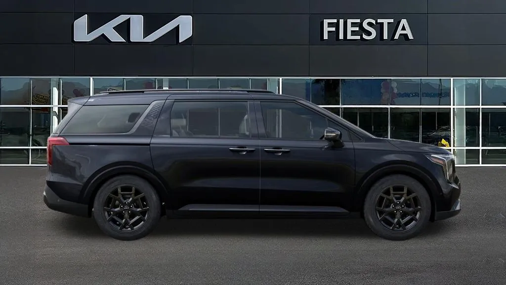 Kia Carnival photo 8