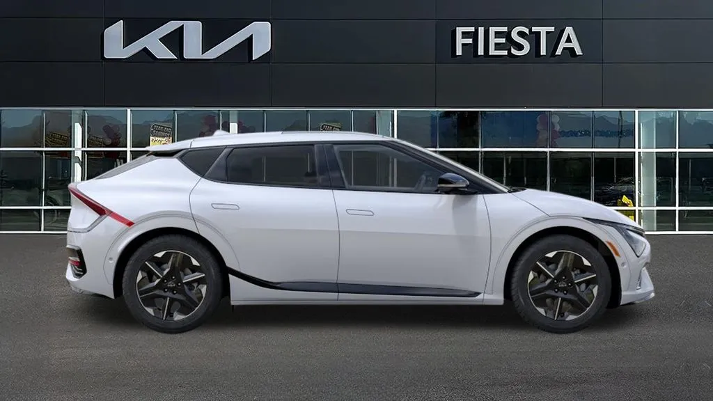 Kia EV6 photo 8