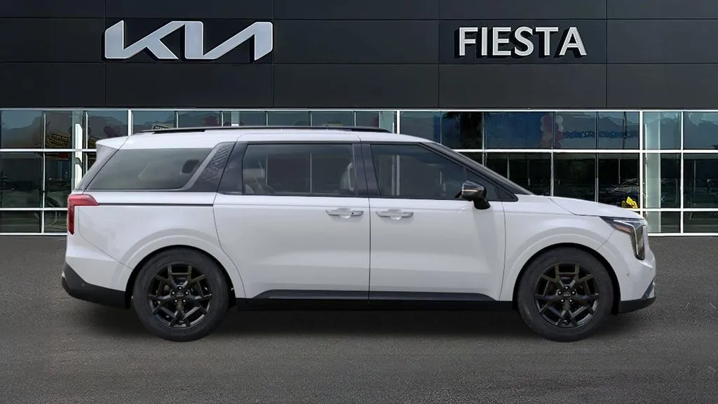 Kia Carnival photo 8
