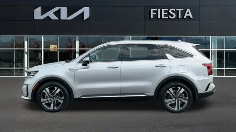 More photos of 2023 Kia Sorento Hybrid EX at Fiesta Kia, CA