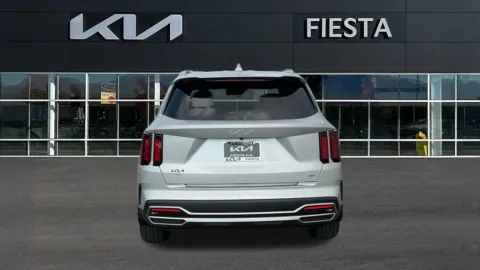 More photos of 2023 Kia Sorento Hybrid EX at Fiesta Kia, CA