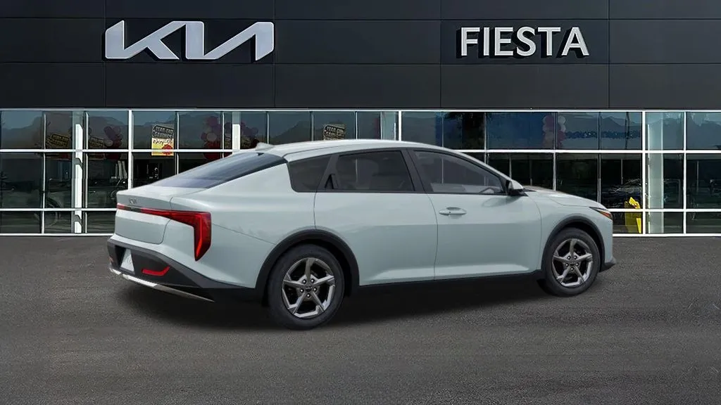 Kia K4 photo 6