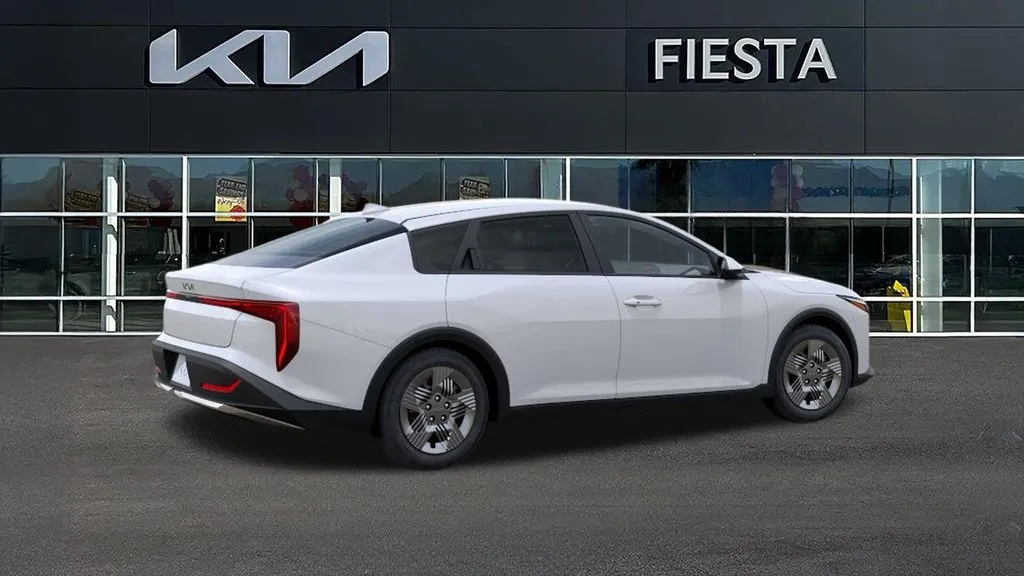 Kia K4 photo 6