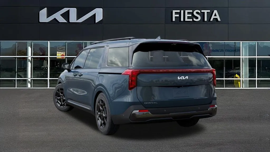 Kia Carnival photo 4