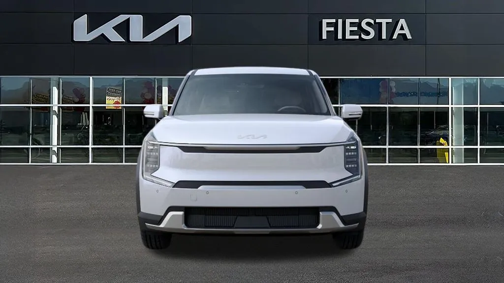 Kia EV9 photo 2