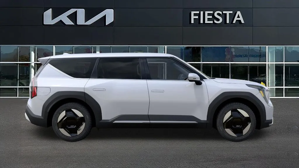 Kia EV9 photo 8