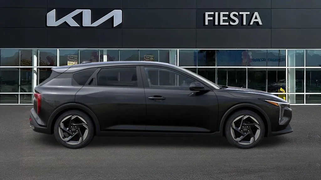 Kia K4 photo 8
