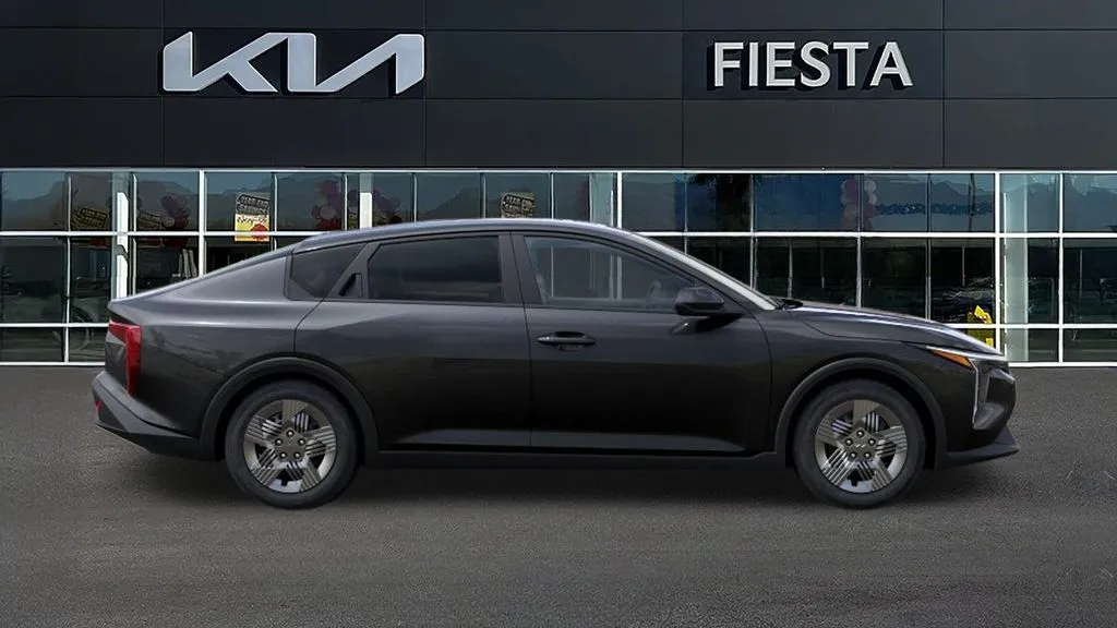 Kia K4 photo 8