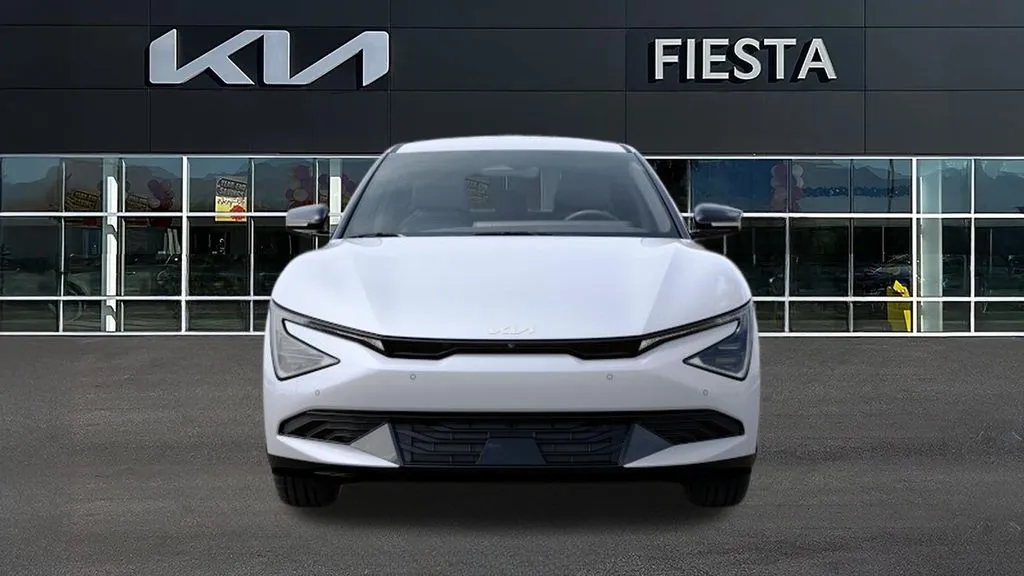 Kia EV6 photo 2