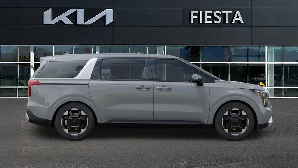 Kia Carnival photo 8