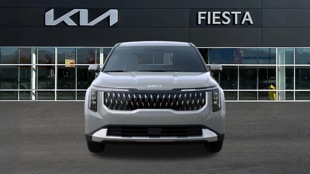 Kia Carnival photo 2