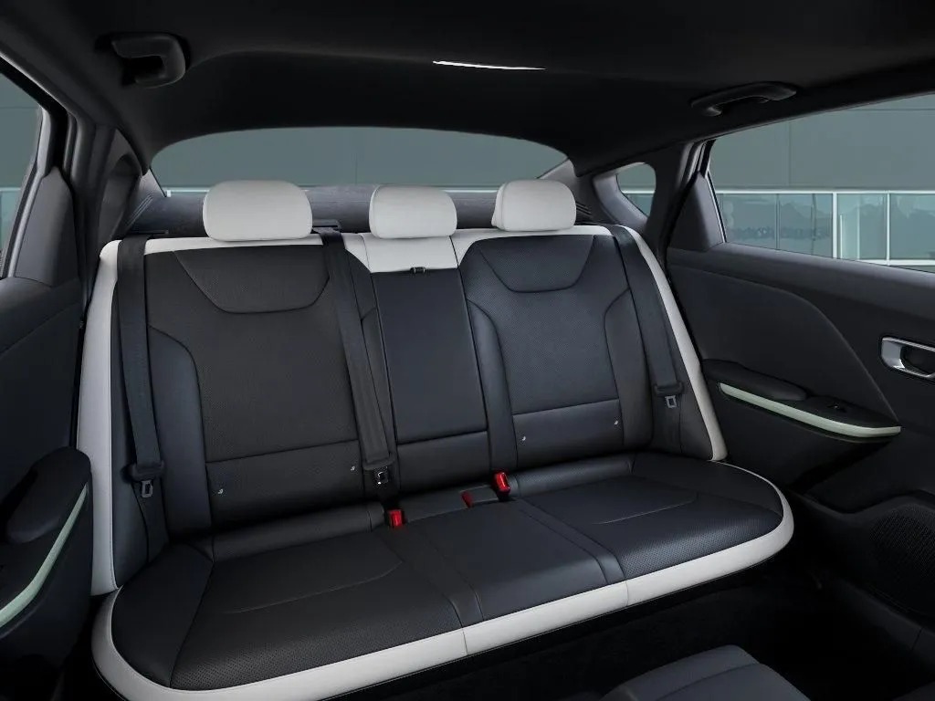 Kia K4 photo 18