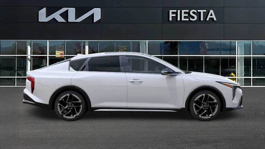 Kia K4 photo 8