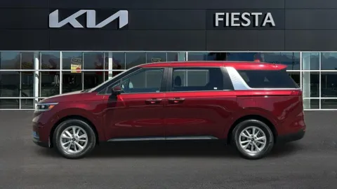 More photos of 2024 Kia Carnival LX at Fiesta Kia, CA