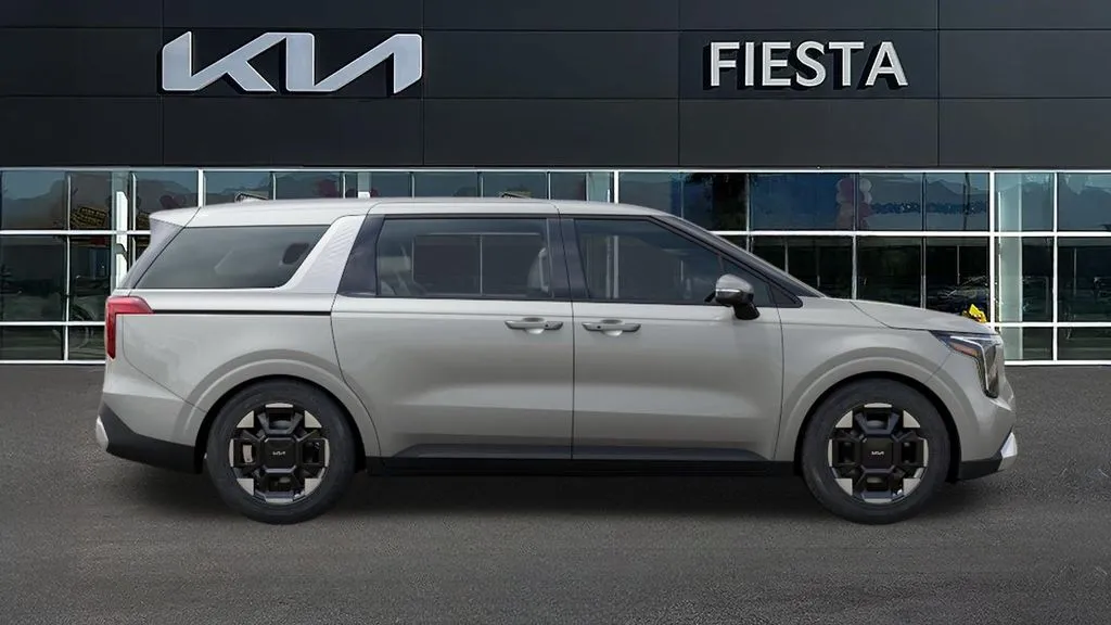 Kia Carnival photo 8