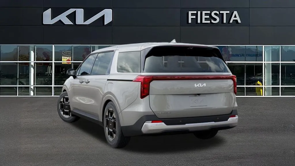 Kia Carnival photo 4