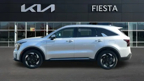 More photos of 2025 Kia Sorento Hybrid EX at Fiesta Kia, CA