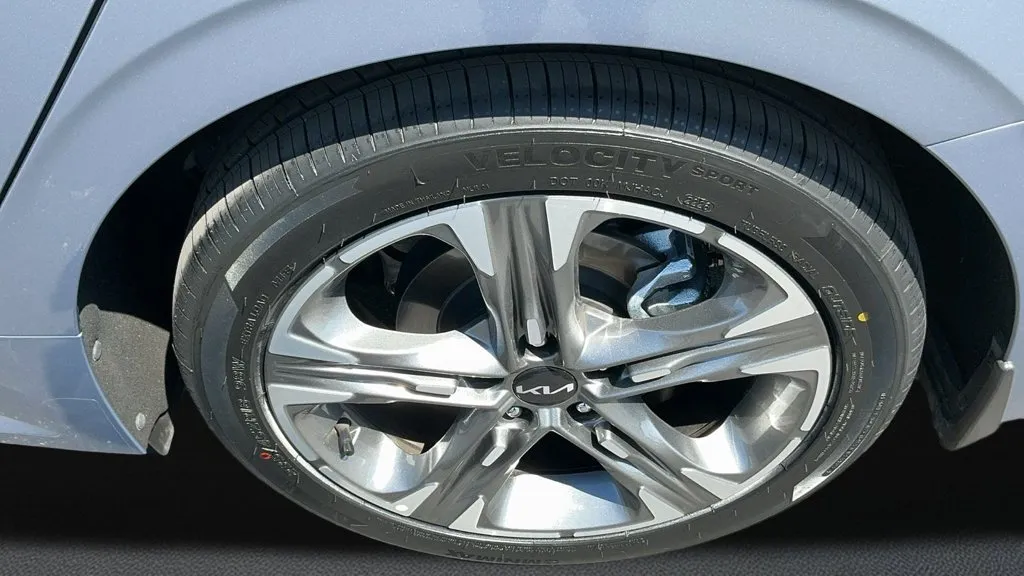 Kia K5 photo 11