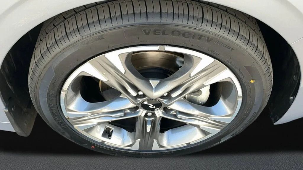Kia K5 photo 8