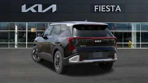 More photos of 2027 Kia Seltos LX at Fiesta Kia, CA