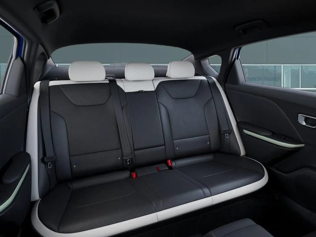 Kia K4 photo 18