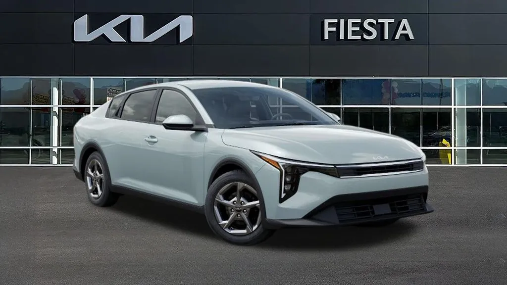Kia K4 photo 9